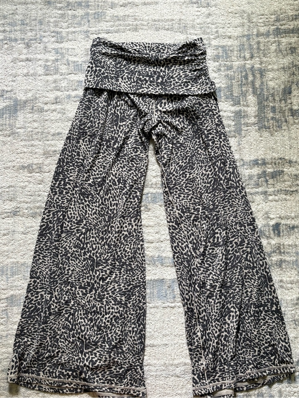 Worn Once aerie Black and White Leopard Print Wide-Leg Pants - Picture 2 of 3